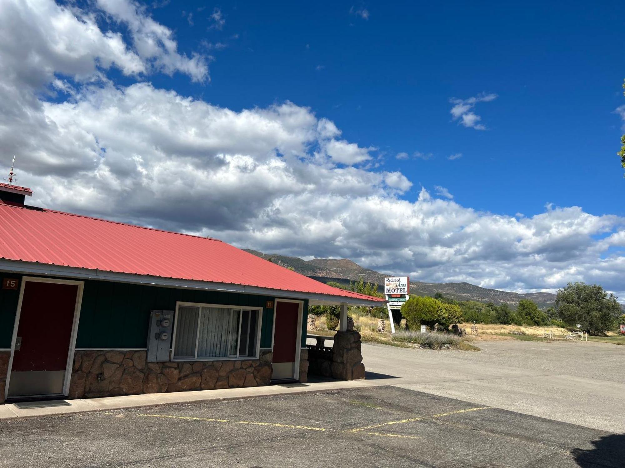 Redwood Arms Motel Paonia Екстериор снимка